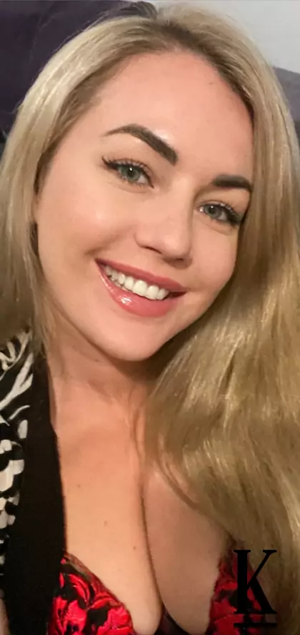 stories-slider-content