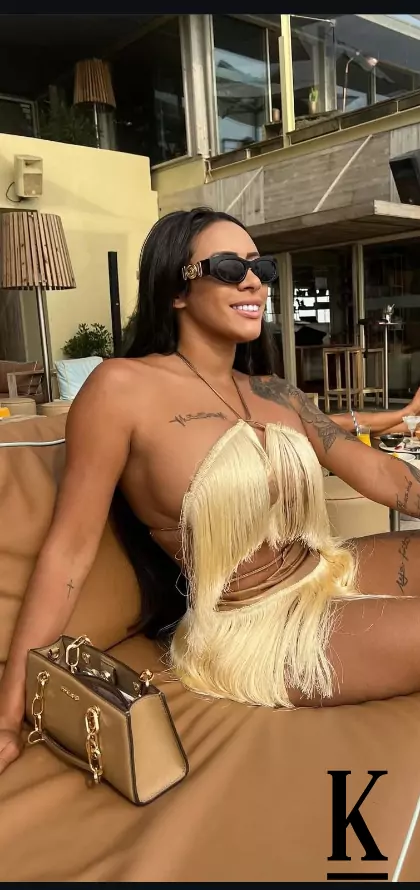 stories-slider-content