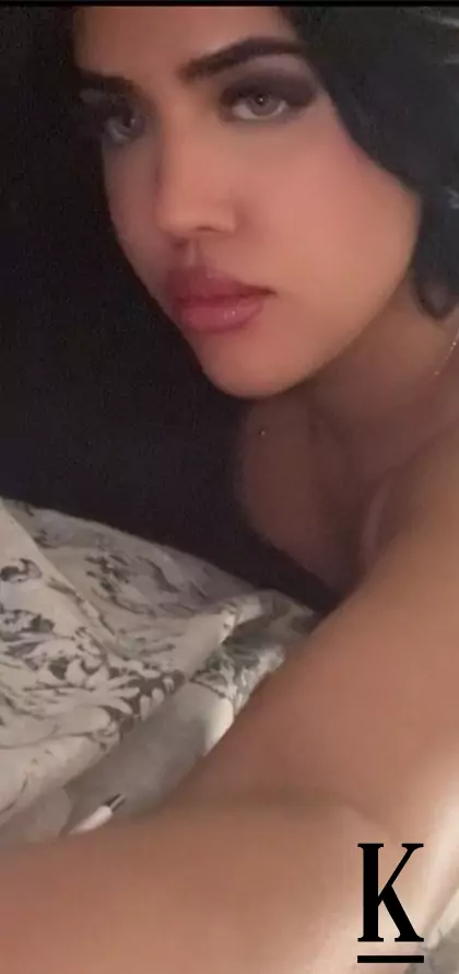 stories-slider-content