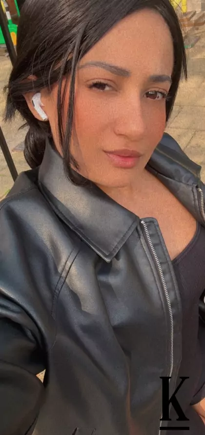 stories-slider-content